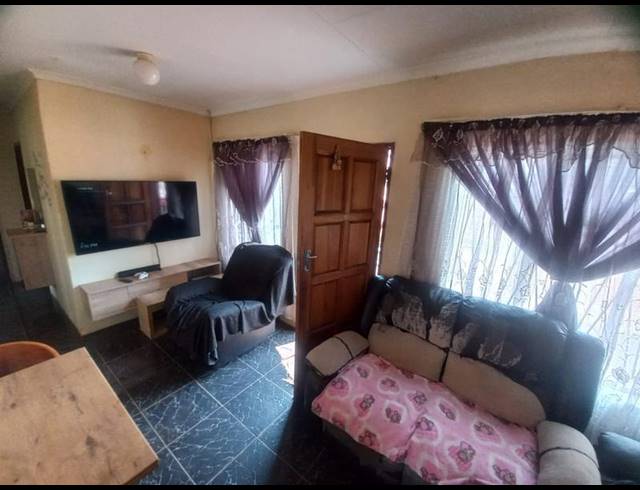 3 BEDROOM HOUSE FOR SALE IN PHILIP NEL PARK
